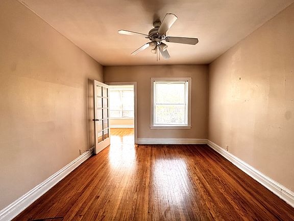 5th image of 4455 N Maplewood Ave #3