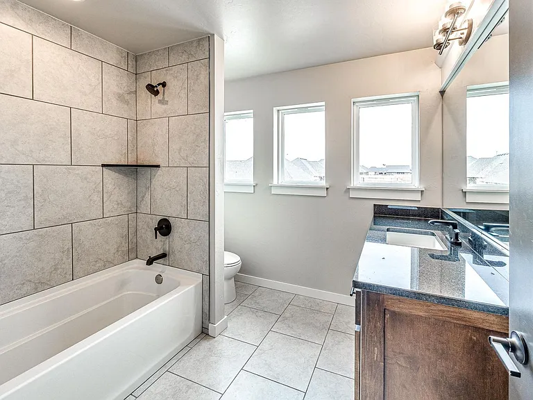 109 Carlow Way — Photo 51