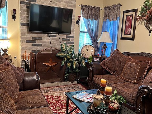 2nd image of 307 Hickory Hill Dr