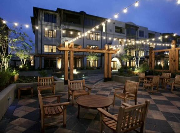 Beautiful Courtyard!