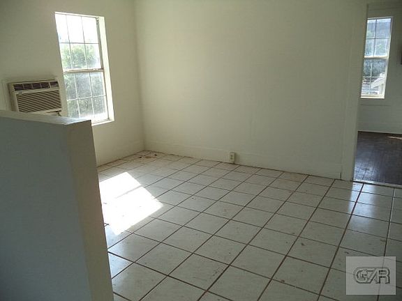 4th image of 1415 Ursuline St
