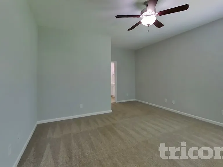 729 W Coker Way — Photo 9