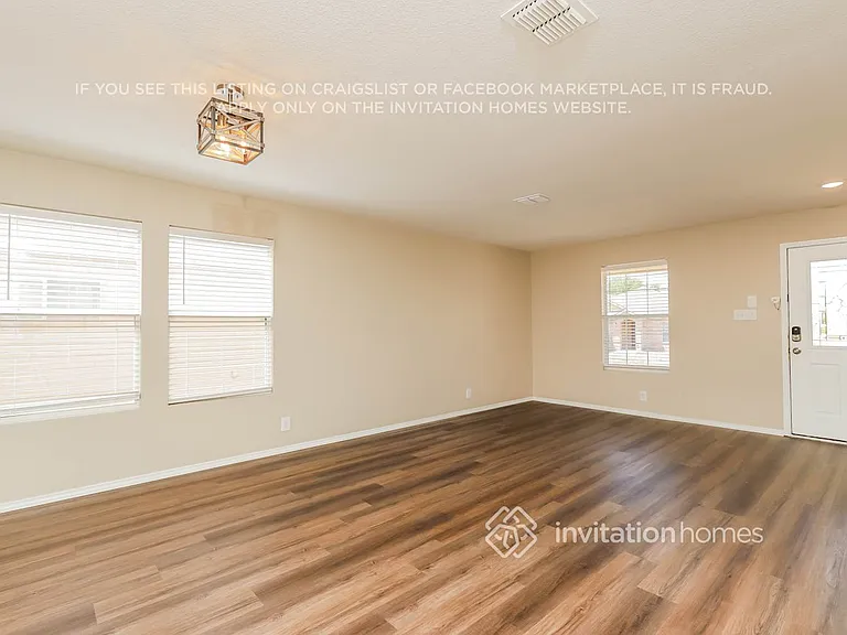 5710 Sherbrooke Oak — Photo 4