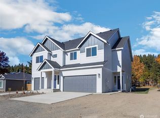 907 E 4th St #A & B, Cle Elum, WA 98922