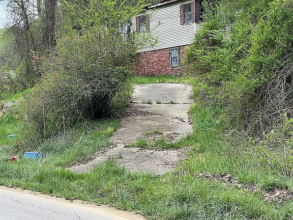 5th image of 7034 Kanawha State Forest Dr