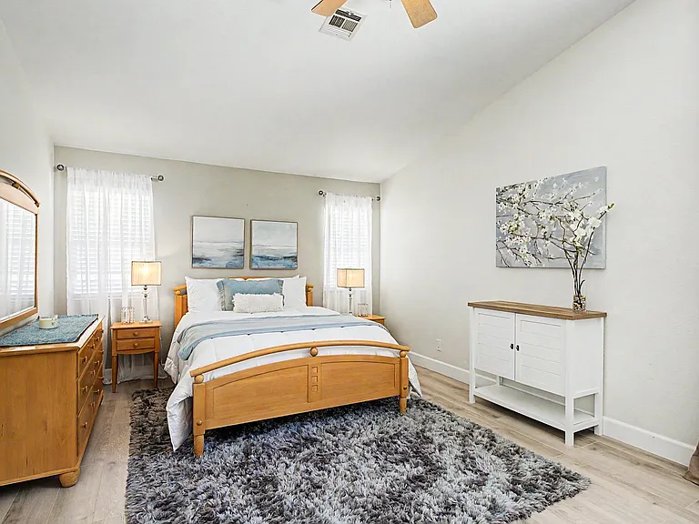 2025 Shining Feather Ln — Photo 37