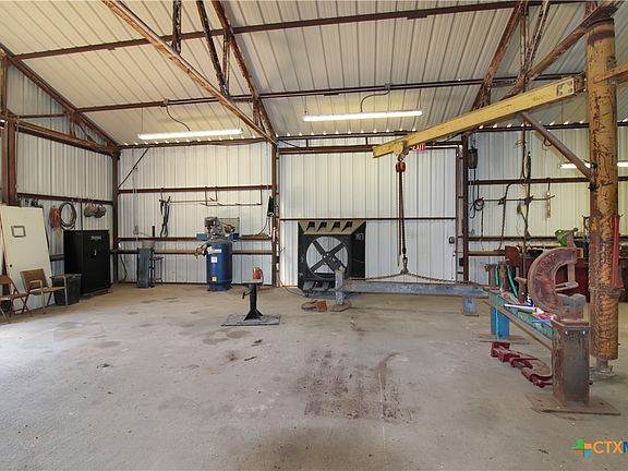 4th image of 6235 Fourwinds Dr