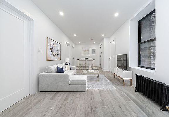 4th image of 152 Thompson St #1E