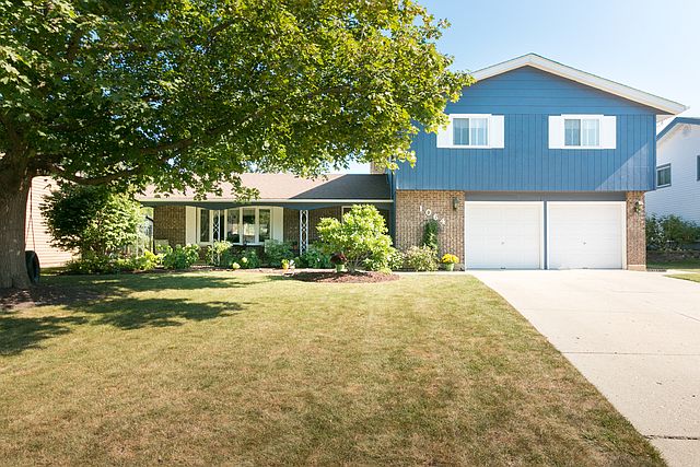 1st image of 1064 Oakwood Ct
