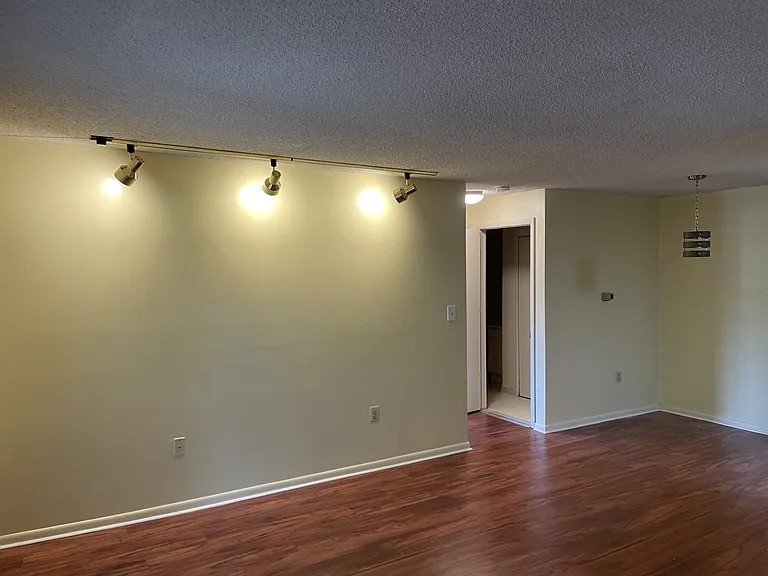 1214 Ravens Crest Dr — Photo 2