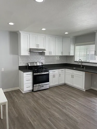 1150 S Mariposa Ave #3 Photo 1