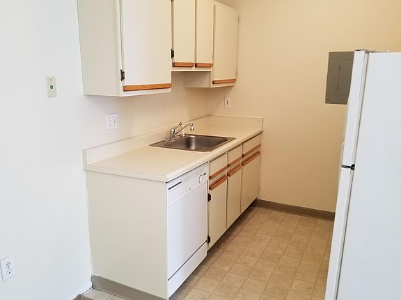 2nd image of 1256 Oxford Manor Ct APT 2