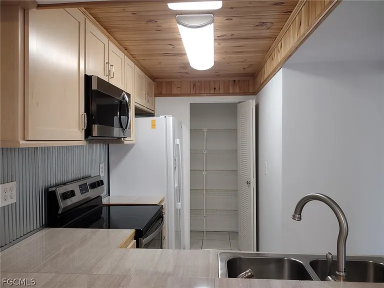 1069 Villa Dr #B103 — Photo 18