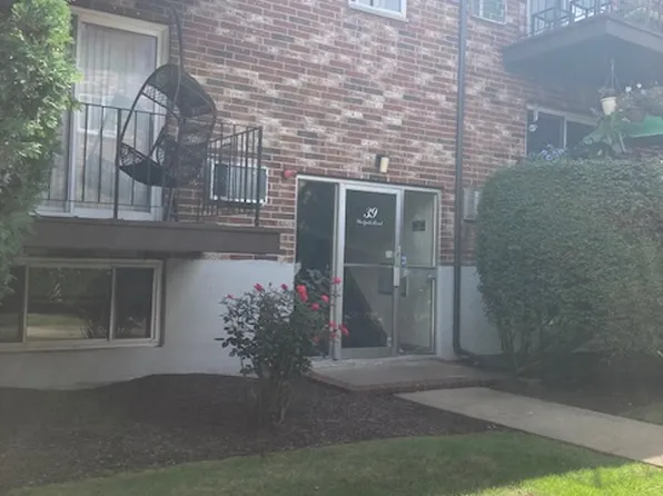 39 Westgate Rd APT 1, Chestnut Hill, MA 02467
