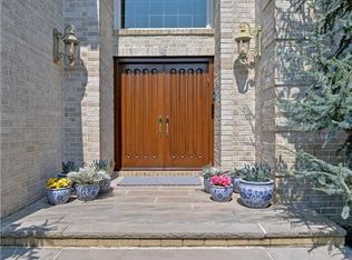 13 Wing Foot Ct, Monroe Township, NJ 08831