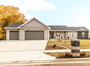 302 Turtle Creek Trl, Morton, IL