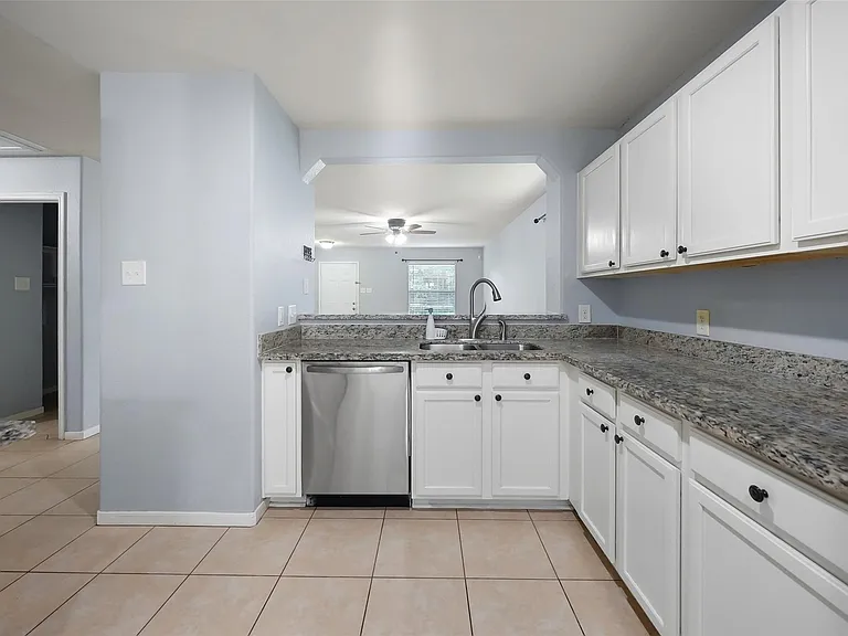 4513 Clemwood Ln — Photo 9