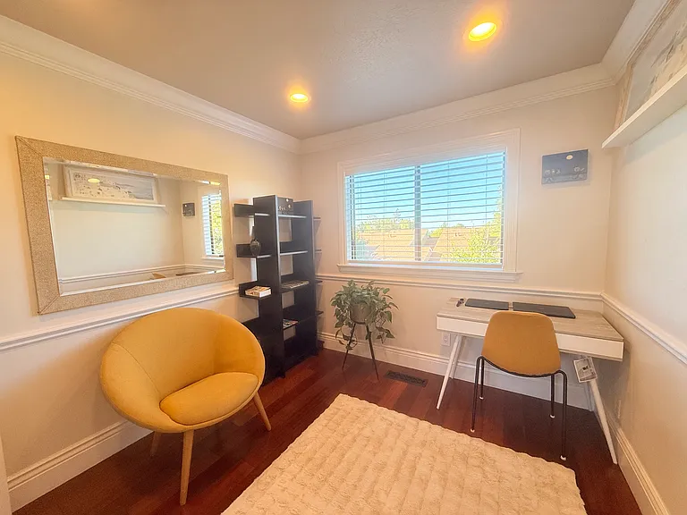Guest Bedroom / Office