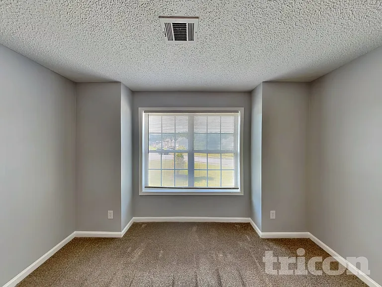 420 Denali Ct — Photo 13
