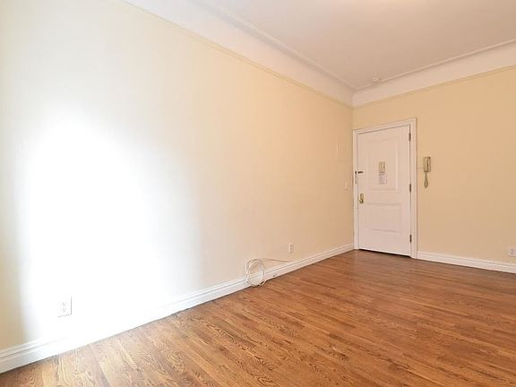 2nd image of 2350 Broadway #329