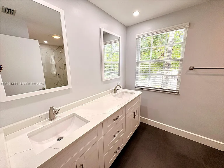 11196 Longboat Dr — Photo 15