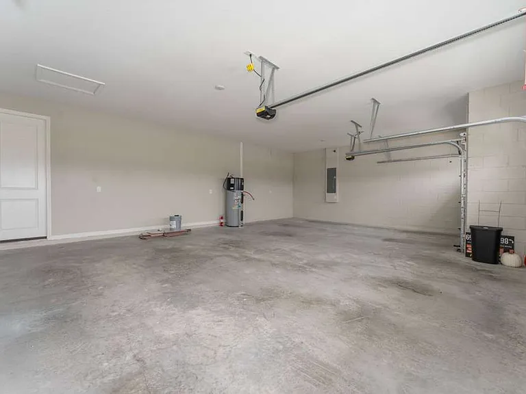 1434 Maddie Berry Ln — Photo 5