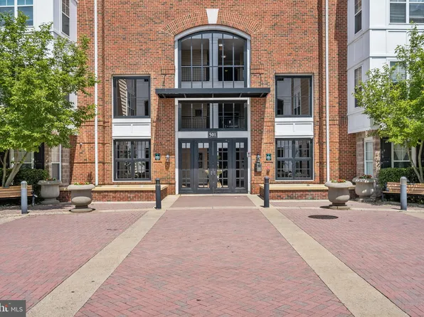 501 Hungerford Dr APT 239, Rockville, MD 20850