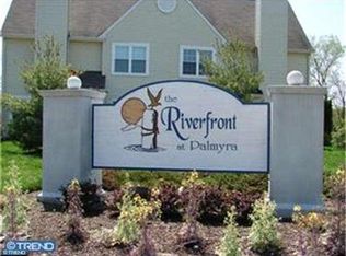 5207 Riverfront Dr, Palmyra, NJ 08065