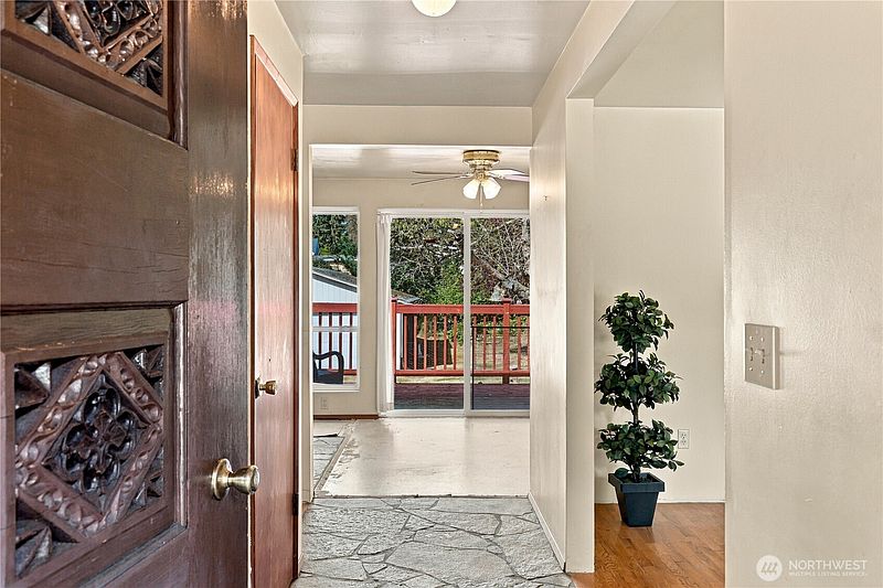 4th image of 238 SW 143rd Street