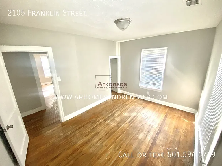 2105 Franklin St — Photo 21