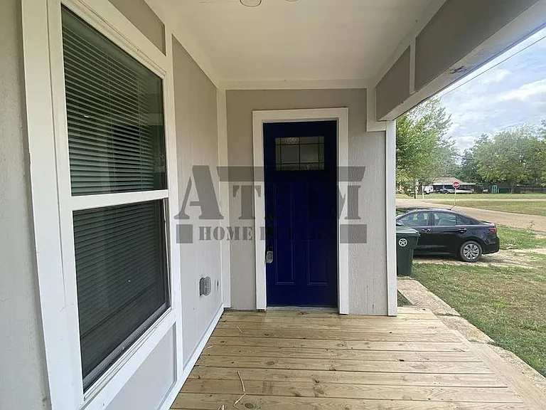 113 W Mount Vernon St — Photo 18