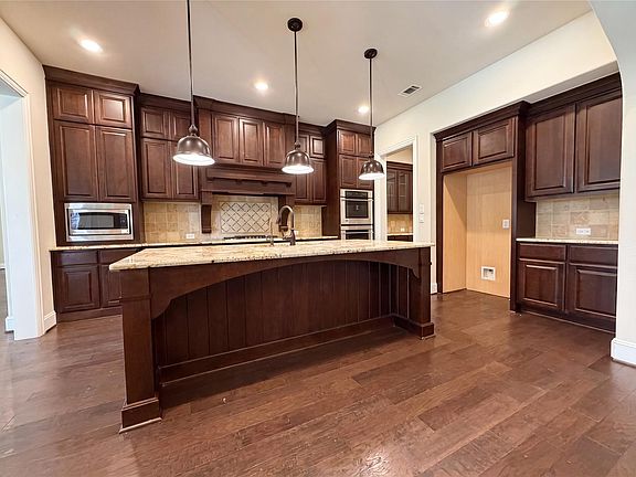 2nd image of 27911 Warren Park Dr