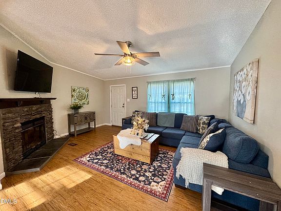 3rd image of 213 New Chestnut Dr