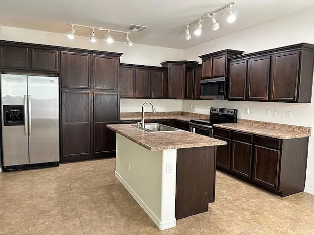 7509 S 27th Pl — Photo 5
