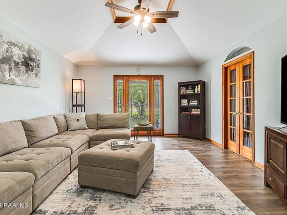 4th image of 1069 Dennis Dr