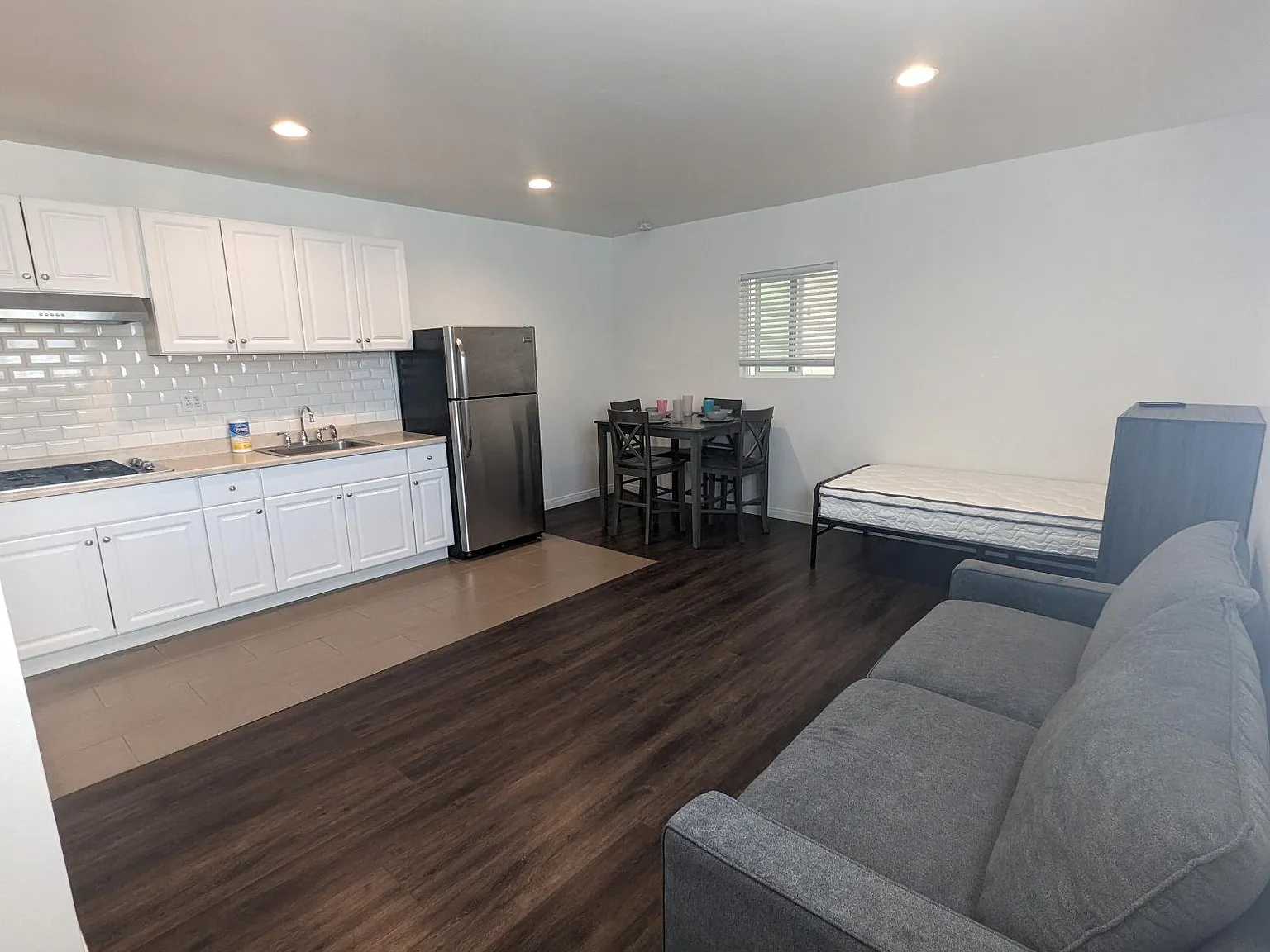 Studio, 380 sqft, $1,995 — Photo 2