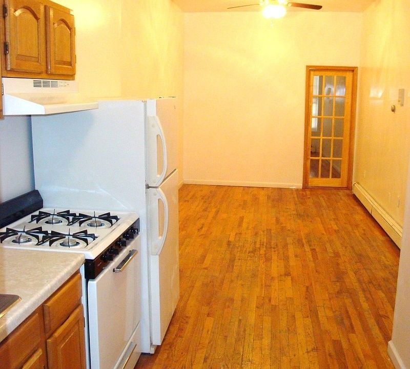 1st image of 667 Henry St APT 3L