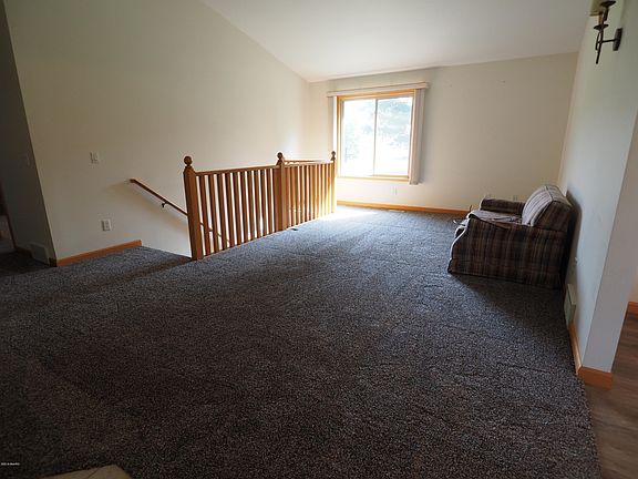 3rd image of 3650 Courtland Dr