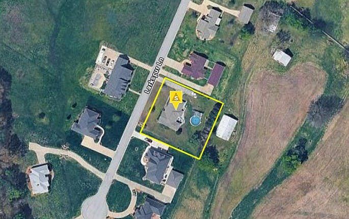 1st image of 219 Larkspur Ln