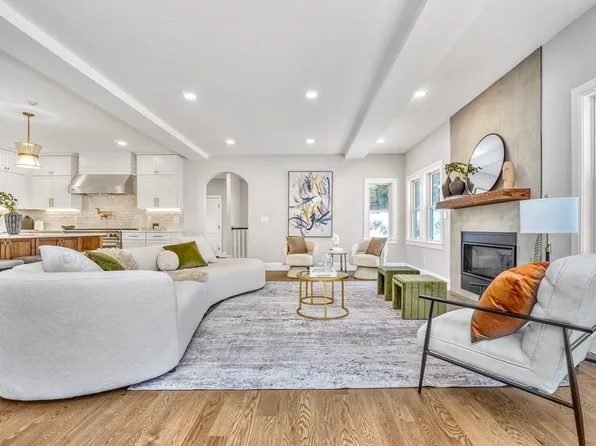 8 Chestnut St, Winchester, MA 01890