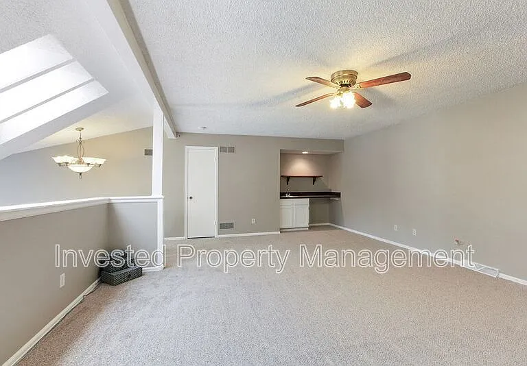 6453 S Havana St #B — Photo 17