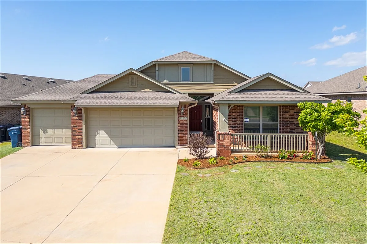3 bed, 1823 sqft, $2,195 — Photo 1