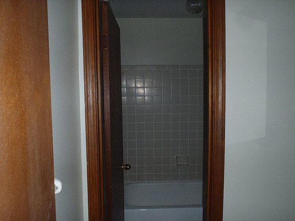 4th image of 2084 Crestway Dr