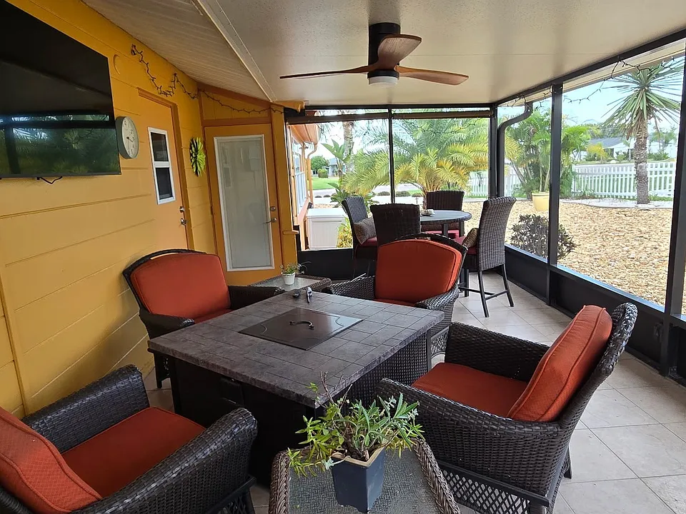 1801 El Rio Dr
