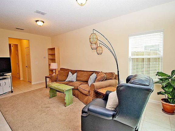 3rd image of 127 Moultrie Village Ln
