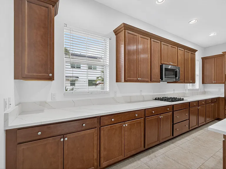 7089 Edison Pl — Photo 9
