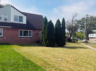64 Eastvale Pl #1, Hamilton, ON L8H1P1