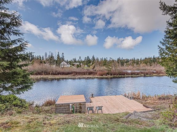 2nd image of 1821 Lake Dr