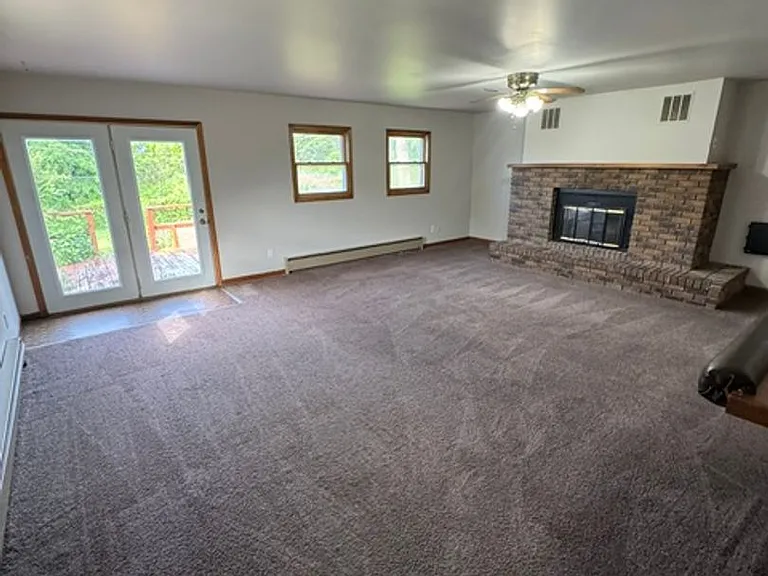 608 Warwick Ave — Photo 2