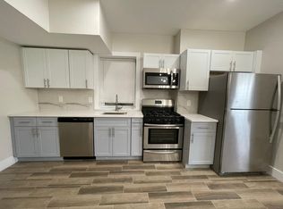 24 Woodside Pl #1R, Newark, NJ 07104